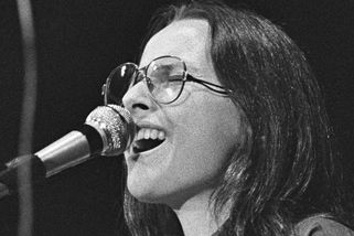 Mamince oznámila svatbu, dál zpívala, skládala, pomáhala: Zuzana Navarová ale ve skutečnosti umírala - Médium.cz